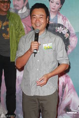 组图：黎耀祥为新剧造势 自曝配合太太再造人