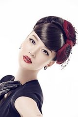 组图：唐于鸿最新写真冷艳浓烈 被赞如娇艳玫瑰 