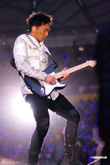 组图：五月天鸟巢开唱十万歌迷共创奇迹