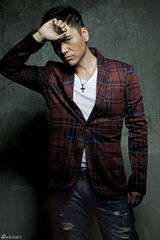 组图：淳于珊珊雅痞写真显搞笑本色