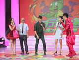 组图：迟帅回《小神龙》做评委台上热舞