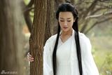 组图：张檬《天龙》怕被批胖 长发白衣演绎淡雅
