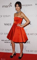 幻灯图集：杰西卡阿尔芭橙色礼服亮相 钻饰闪亮