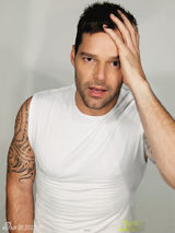 组图：瑞奇-马丁入选娱乐周刊年度百人 神态轻松