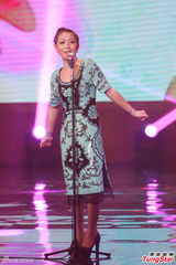 组图：金曲榜颁奖星光黯淡 张敬轩献主持处女秀