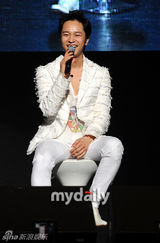 组图：金桢勋退役举办首场粉丝会 宣传新唱片