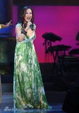 幻灯图集：老中青三代歌手齐聚六十年金曲盛典