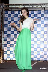 组图：范玮琪新歌送老公 向孙燕姿讨教生子秘方