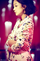 组图：张瑶一改剧中爽快个性 写真展现优雅迷人面