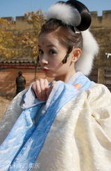 幻灯：《嫦娥》探班 玉兔王子文可爱表情八连拍