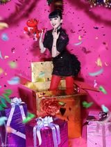 高清图：张瑶虎年新春特辑讨喜 火红造型出镜