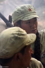 高清图：陈紫函不爱红妆爱武装 新剧转型红色革命剧