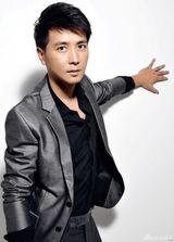 高清图：保剑锋写真魅力十足 讲述演绎生涯悲与欢