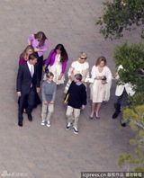 组图：女星德鲁-巴里摩尔私邸浪漫结婚