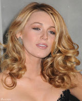 高清组图：布莱克-莱弗利亮相首映礼 风情万种