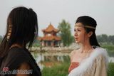 高清组图：孙菲菲女娲造形曝光 身披羽毛展迷人风情