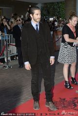 组图：《宿敌》首映 杰克-吉伦希尔电力十足