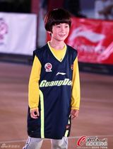 组图：张亮天天父子生活照温馨有爱