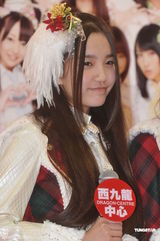 组图：日本组合AKB48成员香港会歌迷热情亲民