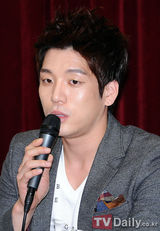 组图：韩男团2AM担任鸡蛋大使宣传营养饮食