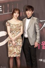 高清组图：韩剧《想见你》记者会 朴有天搭档尹恩惠