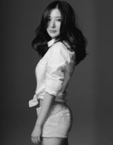 组图：熊乃瑾黑白写真展多面风情