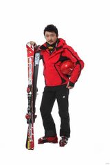 组图：涂松岩时尚运动封面照阳光帅气