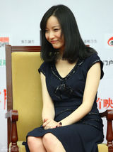 组图：《十三钗》主演终亮相 倪妮变装秀风情