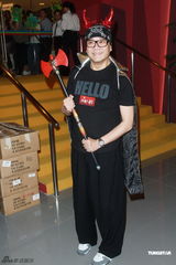 组图：欧阳震华杨怡扮小恶魔 林峰宣传新剧人气高