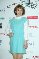 组图：郑元畅挑战多重人格 拖张钧甯“下水”