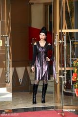 幻灯图：TVB新剧《飞女正传》剧照 蔡少芬造型多变