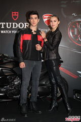 组图：李治廷欲带妈妈探班范冰冰