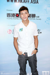 组图：官恩娜任香港电影节大使 关锦鹏筹拍青春题材