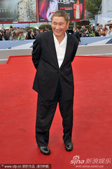 组图：北野武红毯走秀 面瘫无表情更显成熟魅力