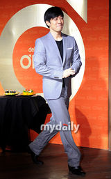 组图：Alex朴秀珍等出席厨艺节目发布会