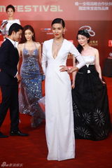组图：第16届上海电影节闭幕红毯群星争艳