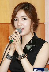 组图：韩团T-ara粉丝俱乐部创团新成员亮相