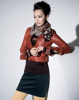 高清组图：申敏儿秋装写真优雅 好身材凹凸有致