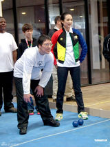 幻灯图:章子怡连续四年出任特奥大使 探访智障人群