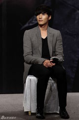 高清图：《孤胆特工》首映 元斌苦练仨月秀华丽动作