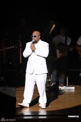 组图：陈杰演唱会众星捧场 林忆莲陈奕迅做嘉宾