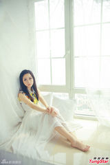 组图：吴丹妮演唱微电影《关键时客》主题曲