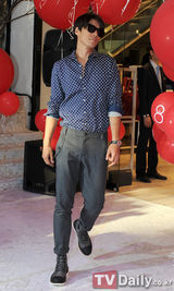 组图：韩星Secret黄静茵等亮相品牌开业典礼