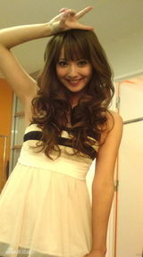 幻灯图集：日本人气美女佐佐木希生活照集锦