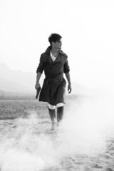 组图：赵会南拍时尚写真 军装皮草完美混搭