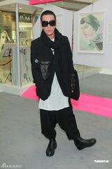 组图：容祖儿靓丽出席活动 郭富城自曝偶像