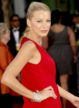 高清组图：布莱克-莱弗利回眸娇笑