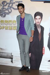 组图：陈乔恩赞高以翔迷人 欲电影戏剧两手抓