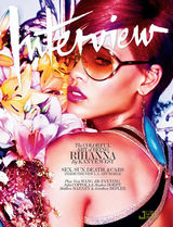 高清图：蕾哈娜华丽造型登封面 多彩华服秀性感身材