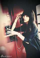 组图：68岁老艺人凌峰19岁漂亮时髦女儿近照曝光